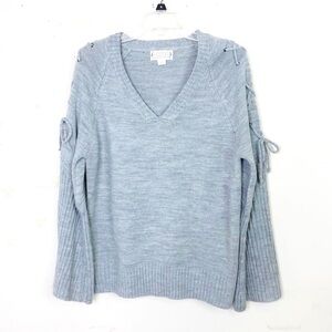 𝅺LOVERICHE Gray V-neck Bell sleeves sweater